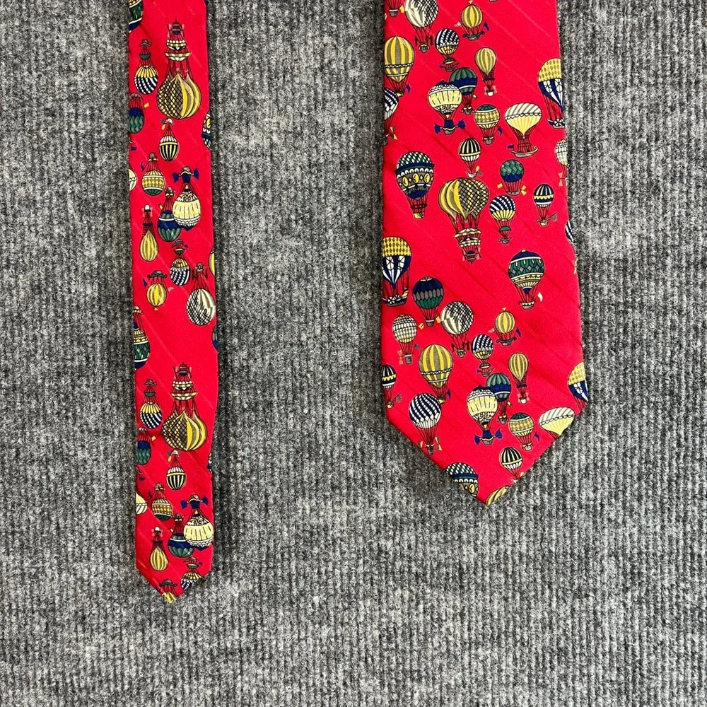 Burberrys Vintage Red Silk Hot Air Balloon Print Tie London New York Paris